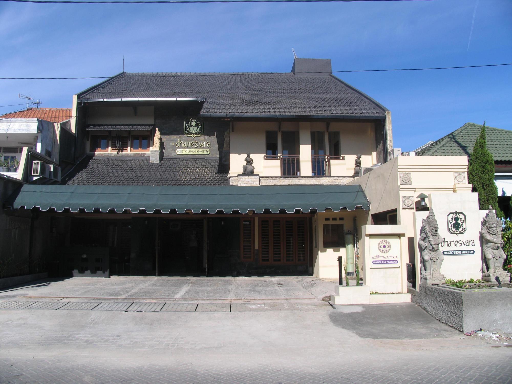 Dhanesvara Holistic Unique Homestay Wonotjolo Екстериор снимка