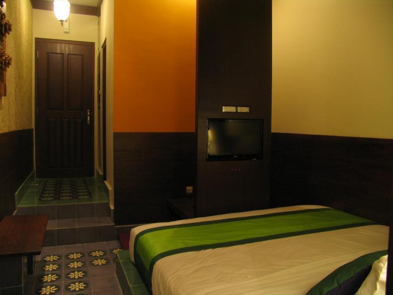 Dhanesvara Holistic Unique Homestay Wonotjolo Екстериор снимка