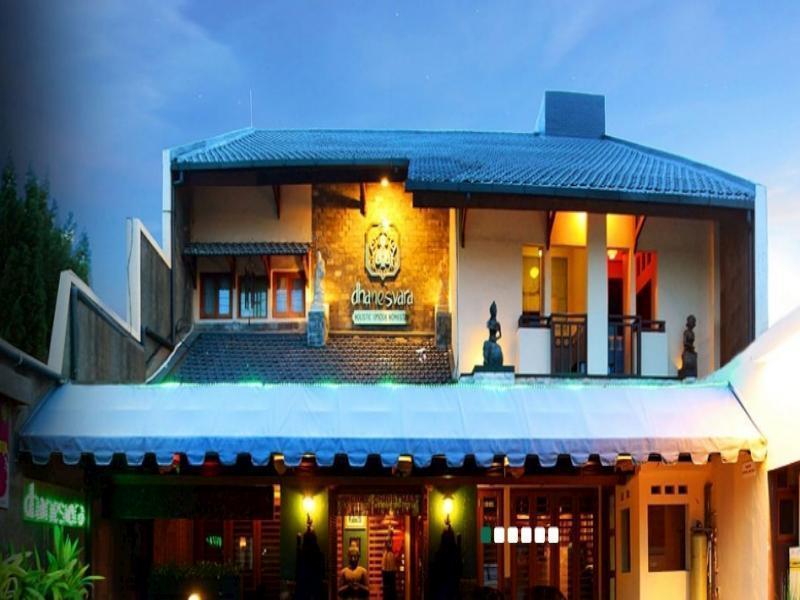 Dhanesvara Holistic Unique Homestay Wonotjolo Екстериор снимка