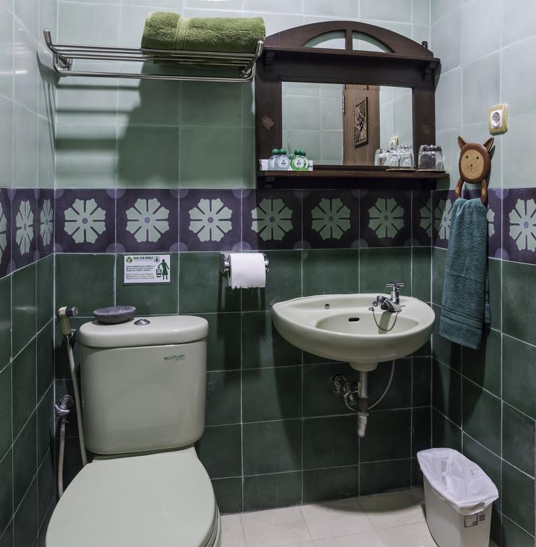 Dhanesvara Holistic Unique Homestay Wonotjolo Екстериор снимка