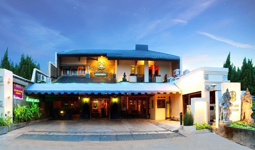 Dhanesvara Holistic Unique Homestay Wonotjolo Екстериор снимка