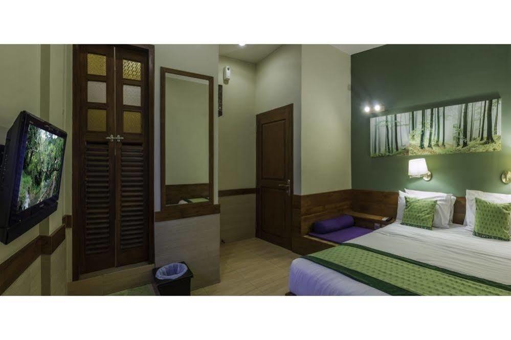 Dhanesvara Holistic Unique Homestay Wonotjolo Екстериор снимка