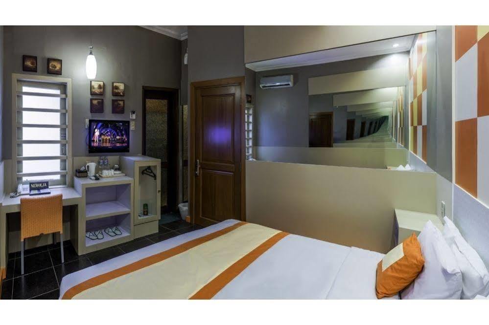 Dhanesvara Holistic Unique Homestay Wonotjolo Екстериор снимка