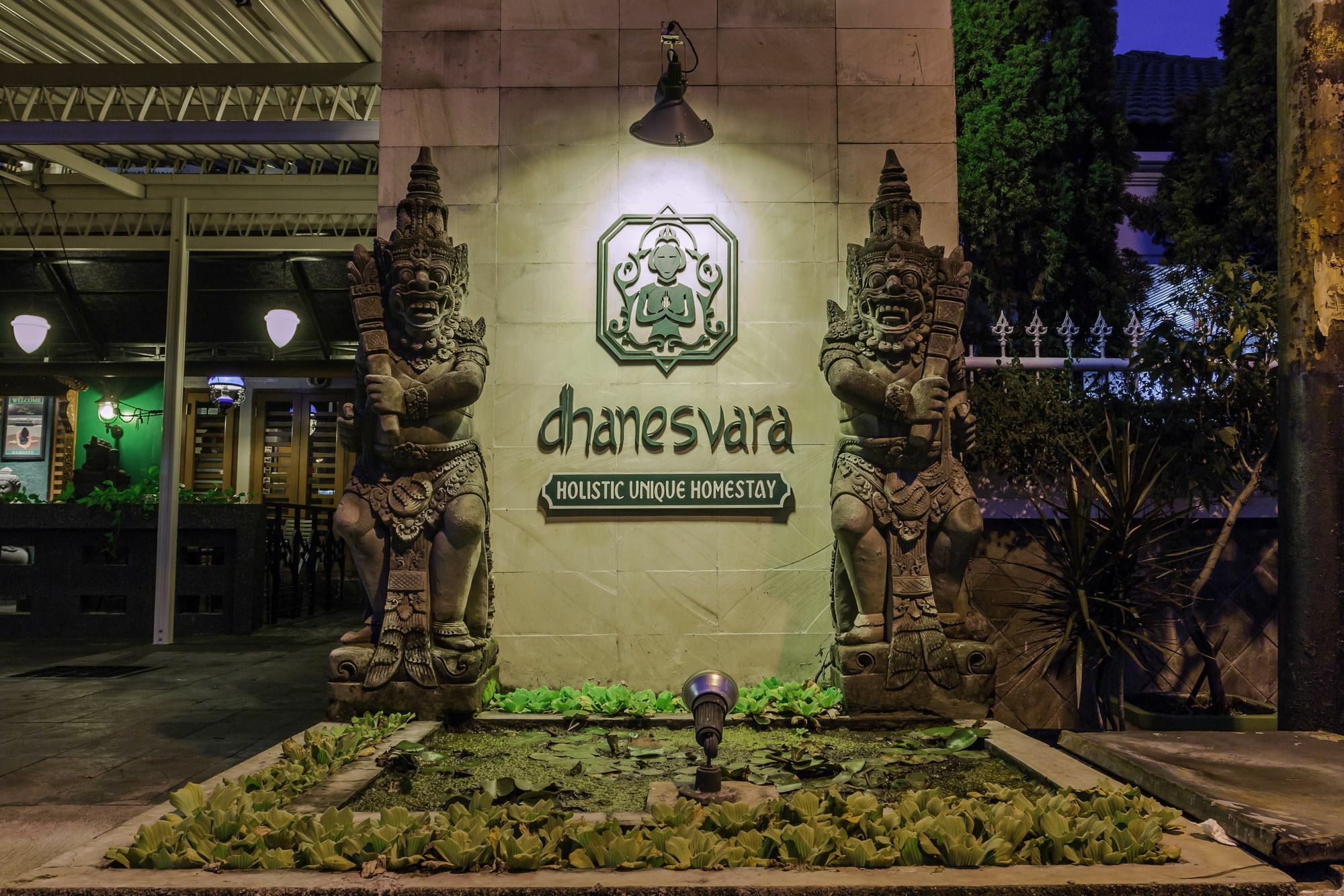 Dhanesvara Holistic Unique Homestay Wonotjolo Екстериор снимка