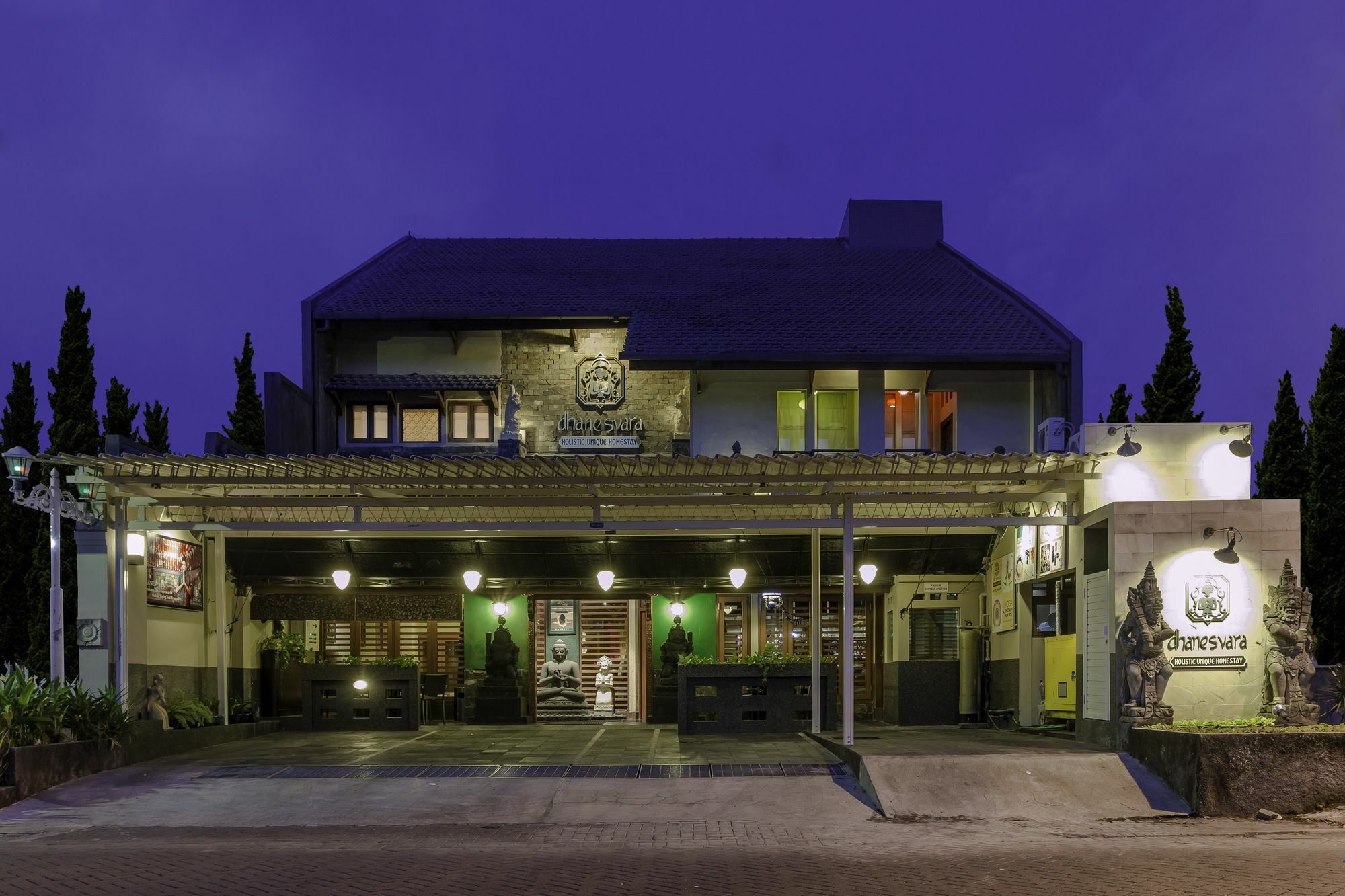 Dhanesvara Holistic Unique Homestay Wonotjolo Екстериор снимка