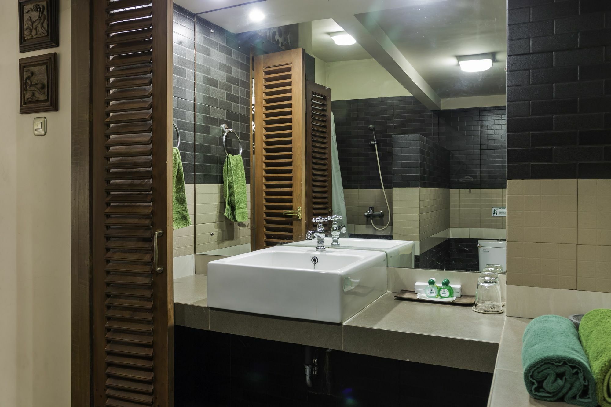 Dhanesvara Holistic Unique Homestay Wonotjolo Екстериор снимка